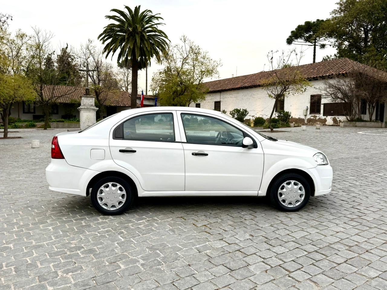 Chevrolet Aveo — foto 6 de 20