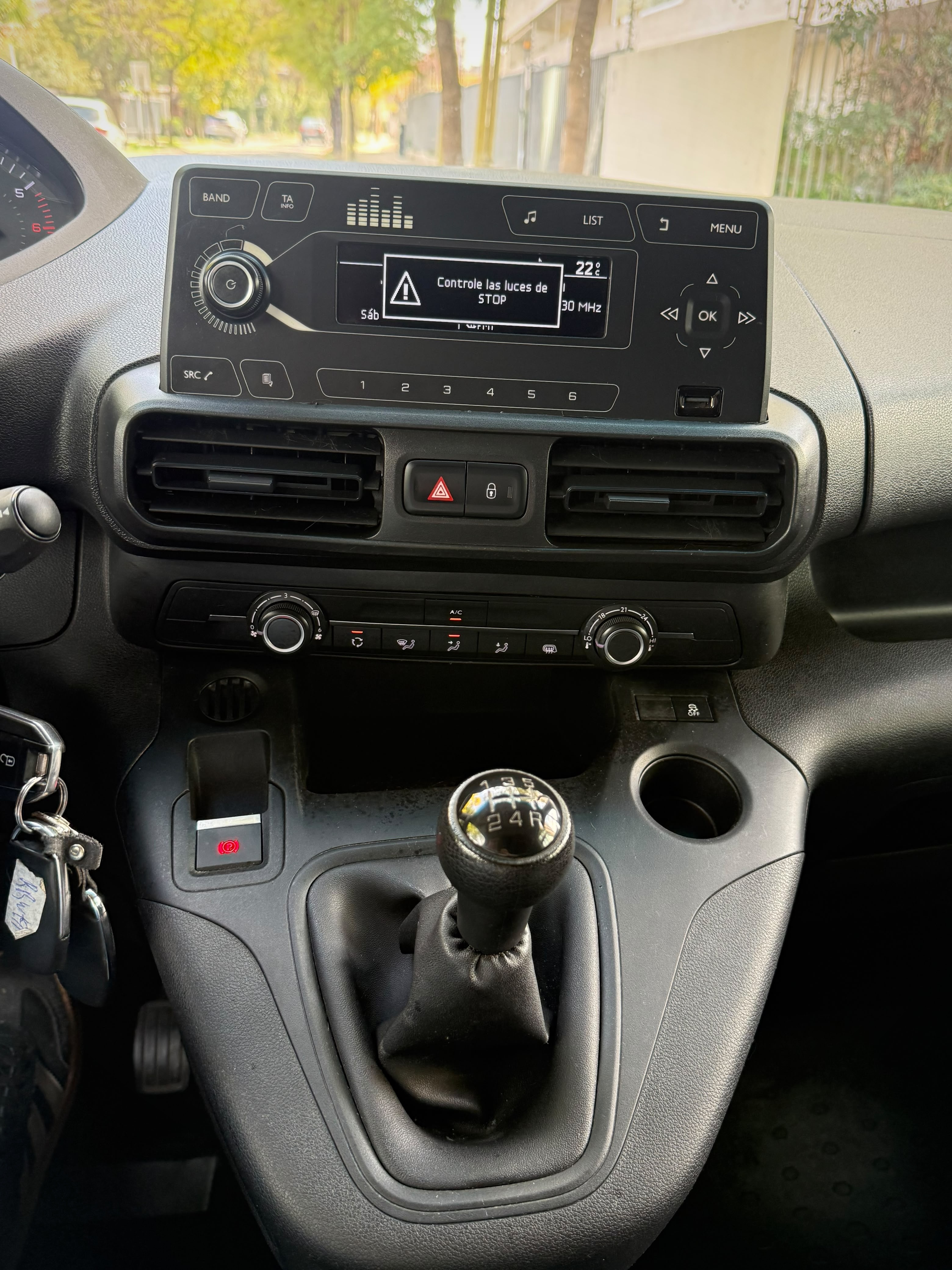 Peugeot Partner — foto 12 de 12