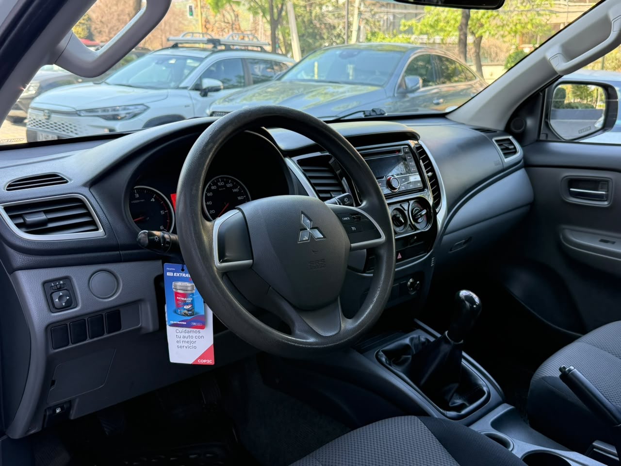 Mitsubishi L200 — foto 12 de 15