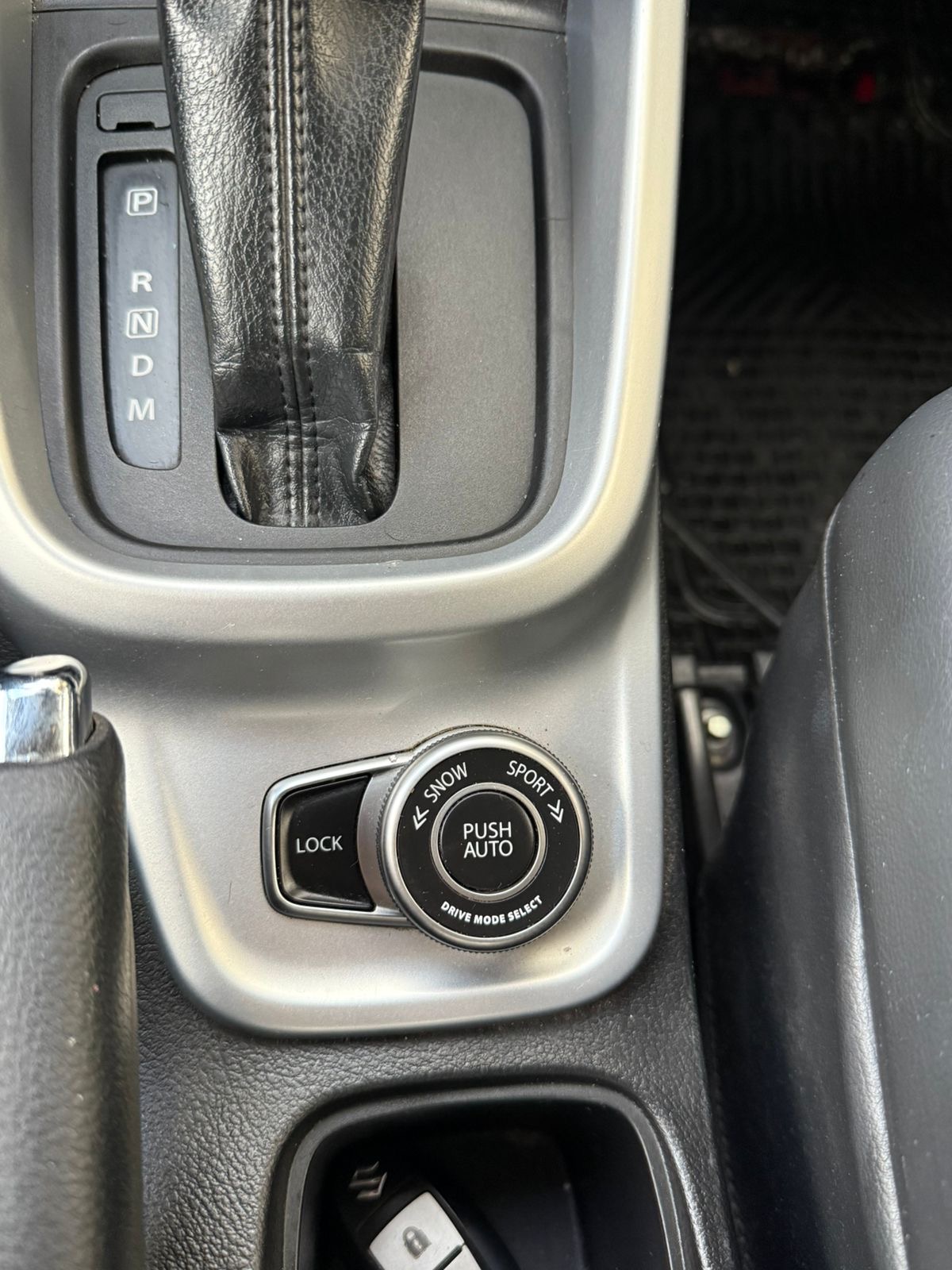 Suzuki Vitara — foto 10 de 24