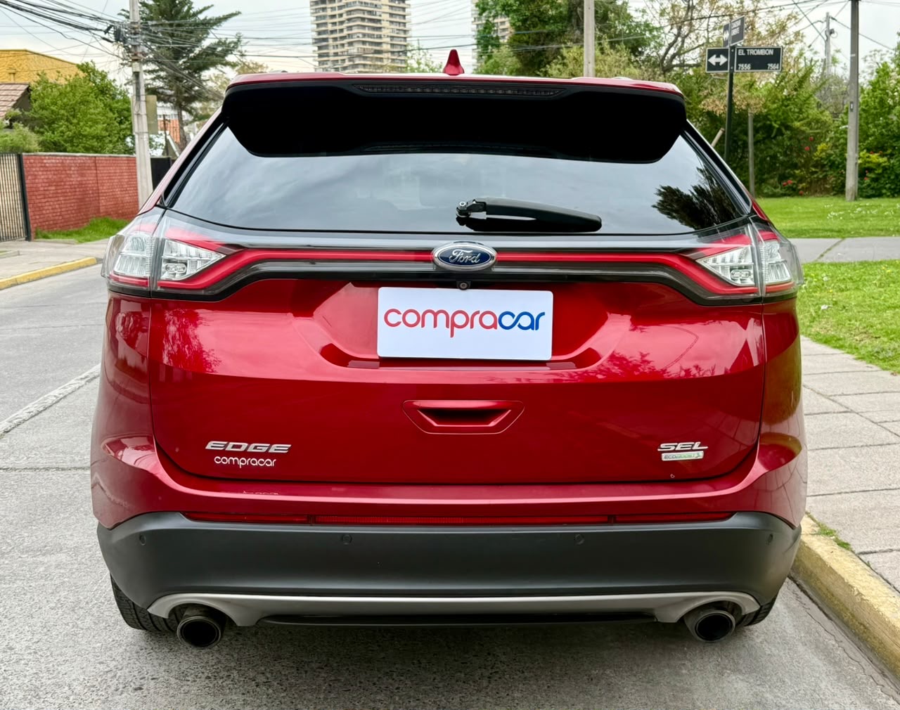 Ford Edge — foto 9 de 20