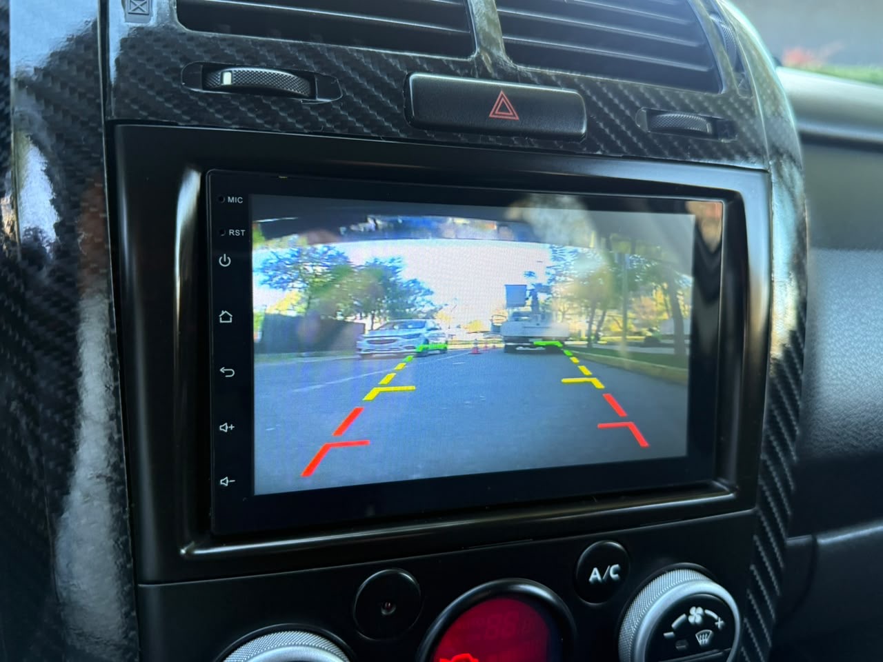 Suzuki Grand Nomade — foto 13 de 15