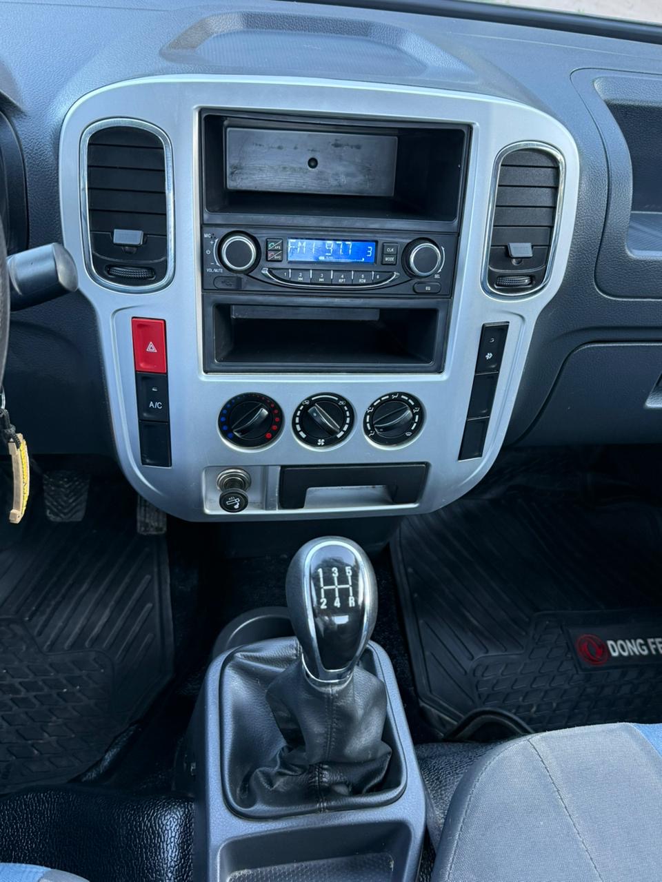 Dongfeng Df-212 Dc Plus Camioneta Evi — foto 10 de 15