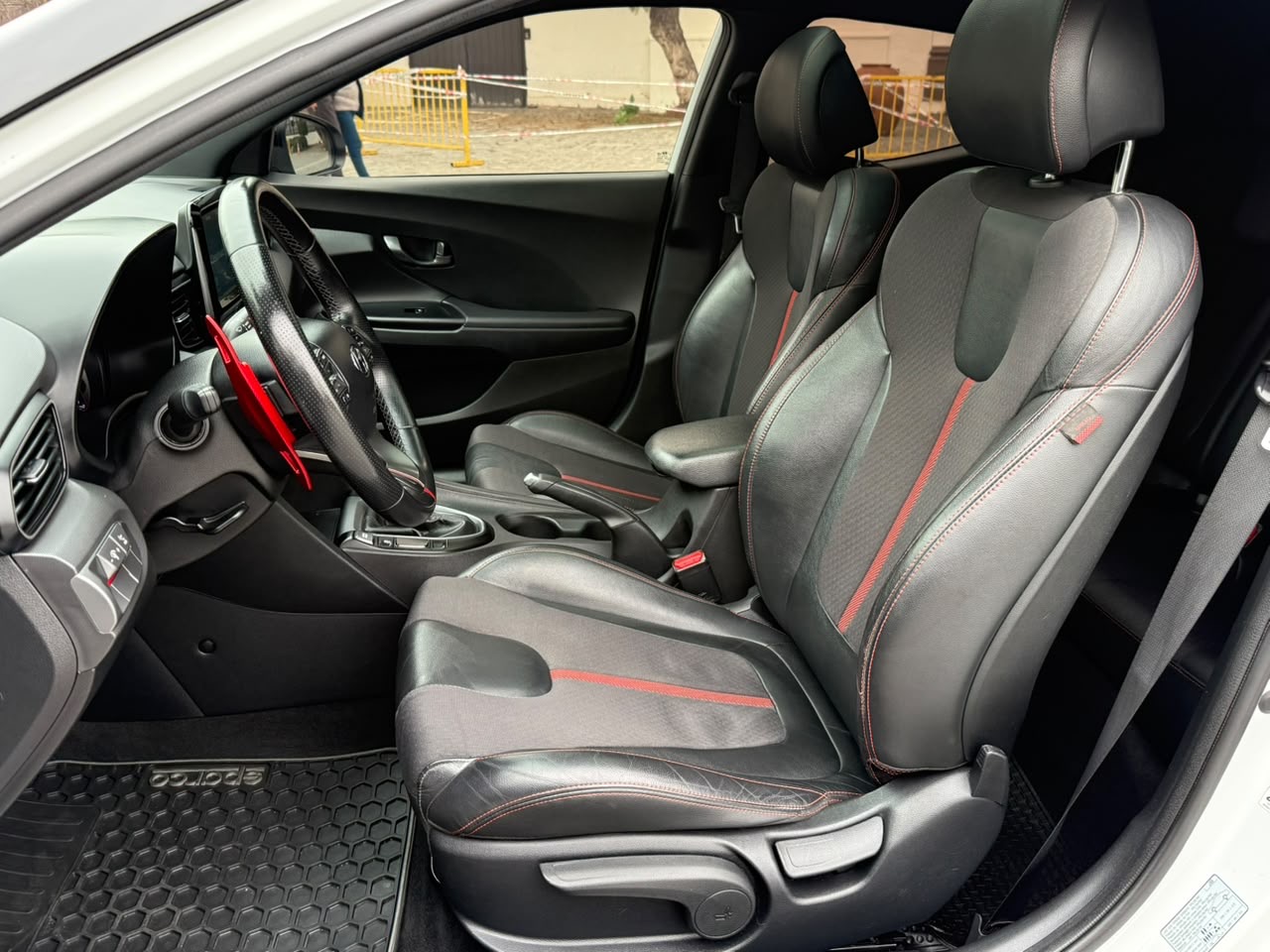 Hyundai Veloster — foto 20 de 21