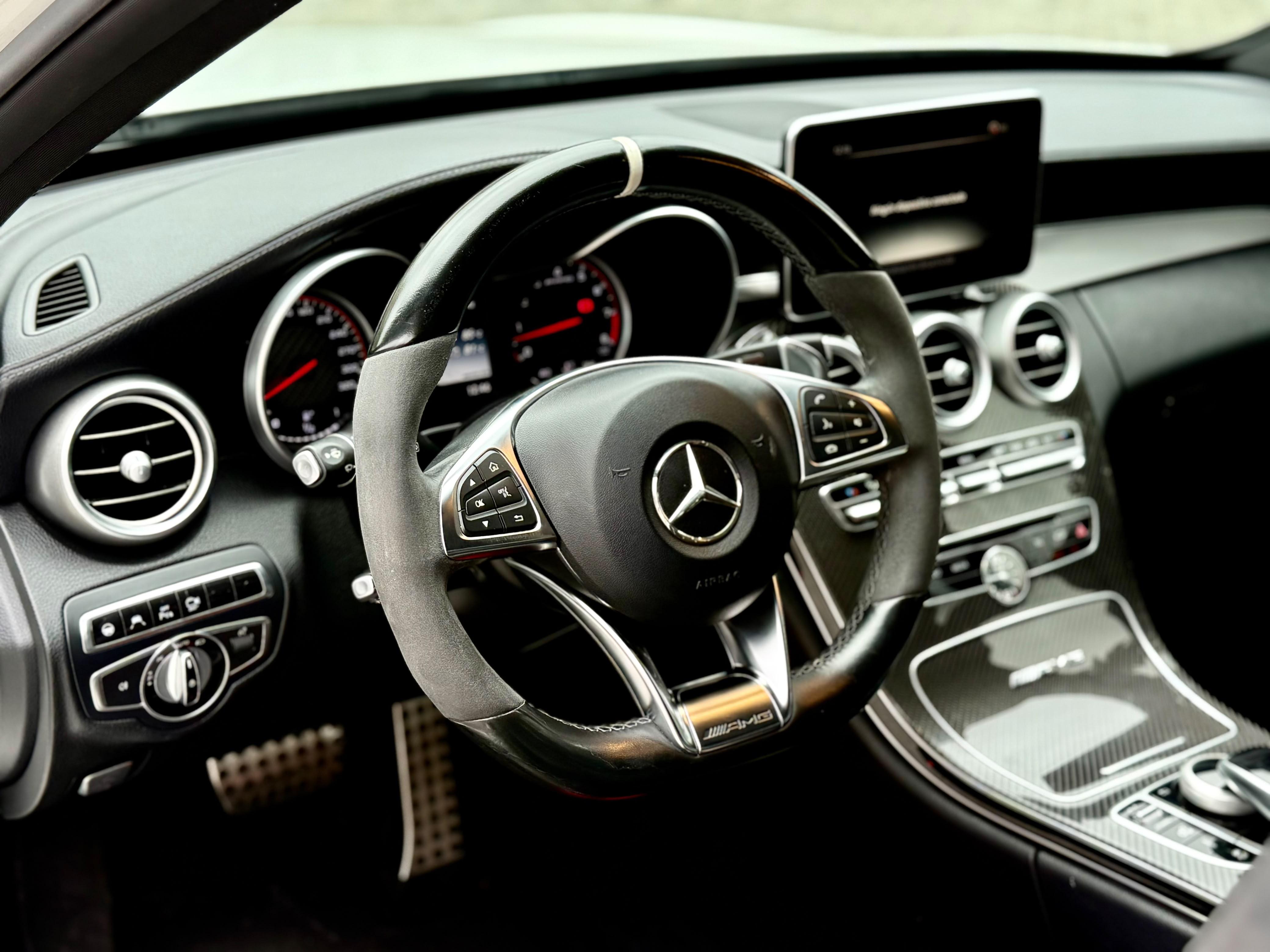 Mercedes-Benz C63 S — foto 18 de 20