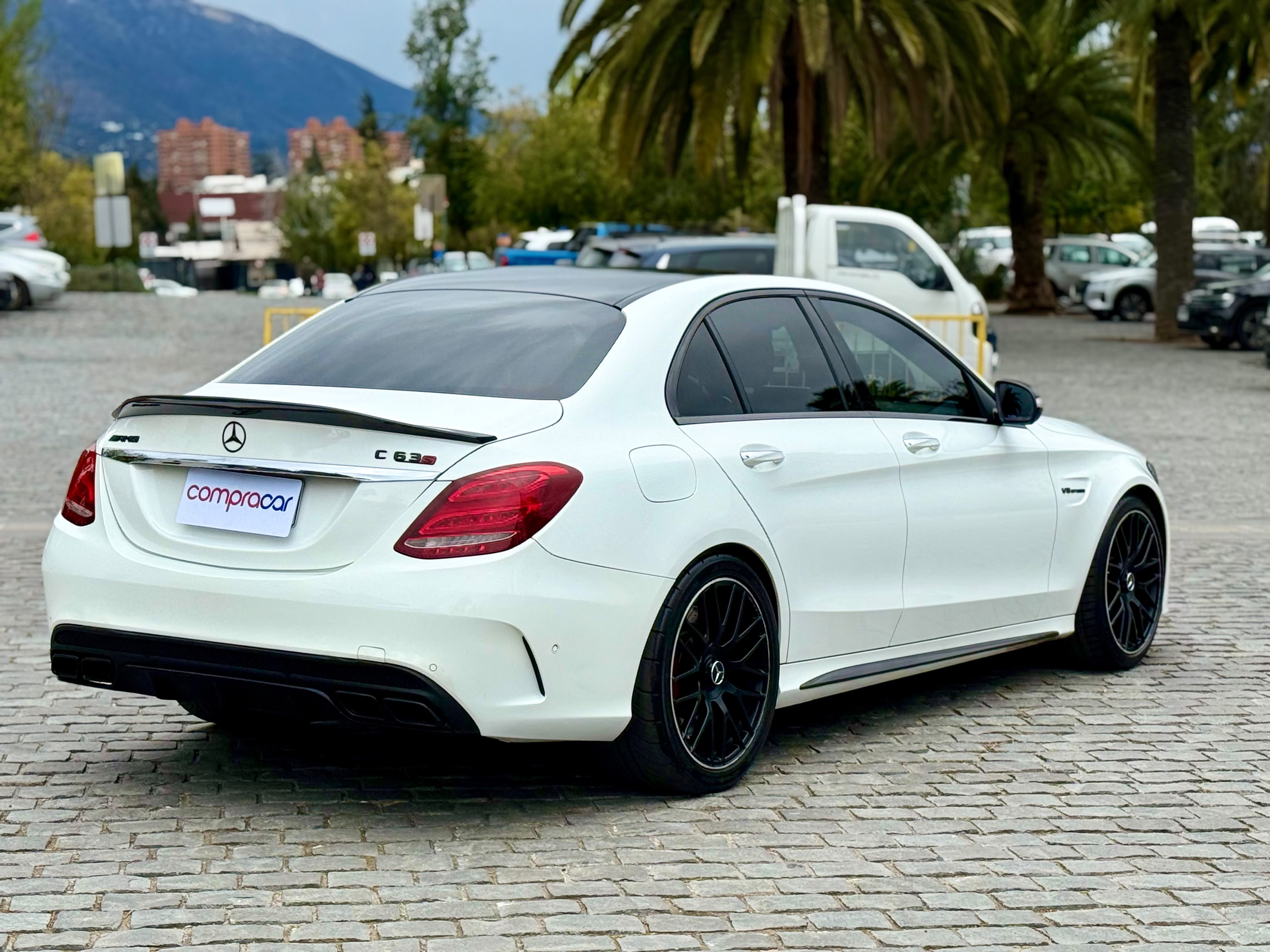 Mercedes-Benz C63 S — foto 3 de 20
