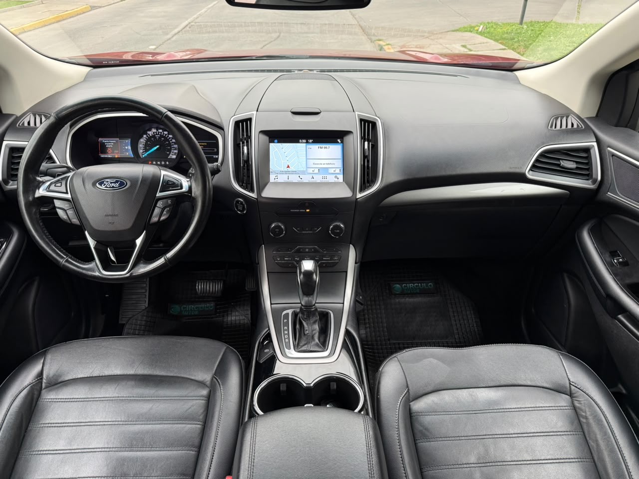 Ford Edge — foto 12 de 20
