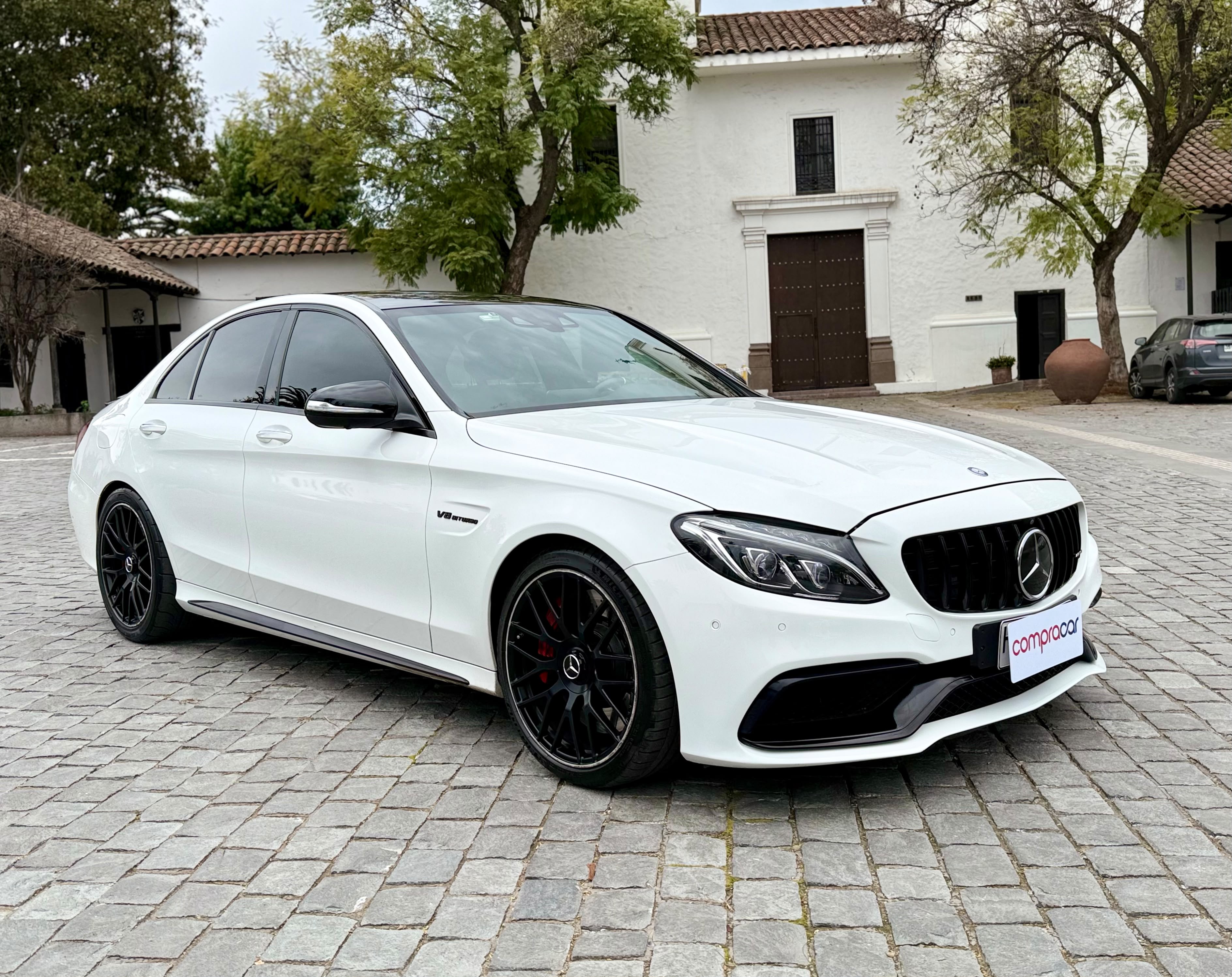 Mercedes-Benz C63 S — foto 2 de 20