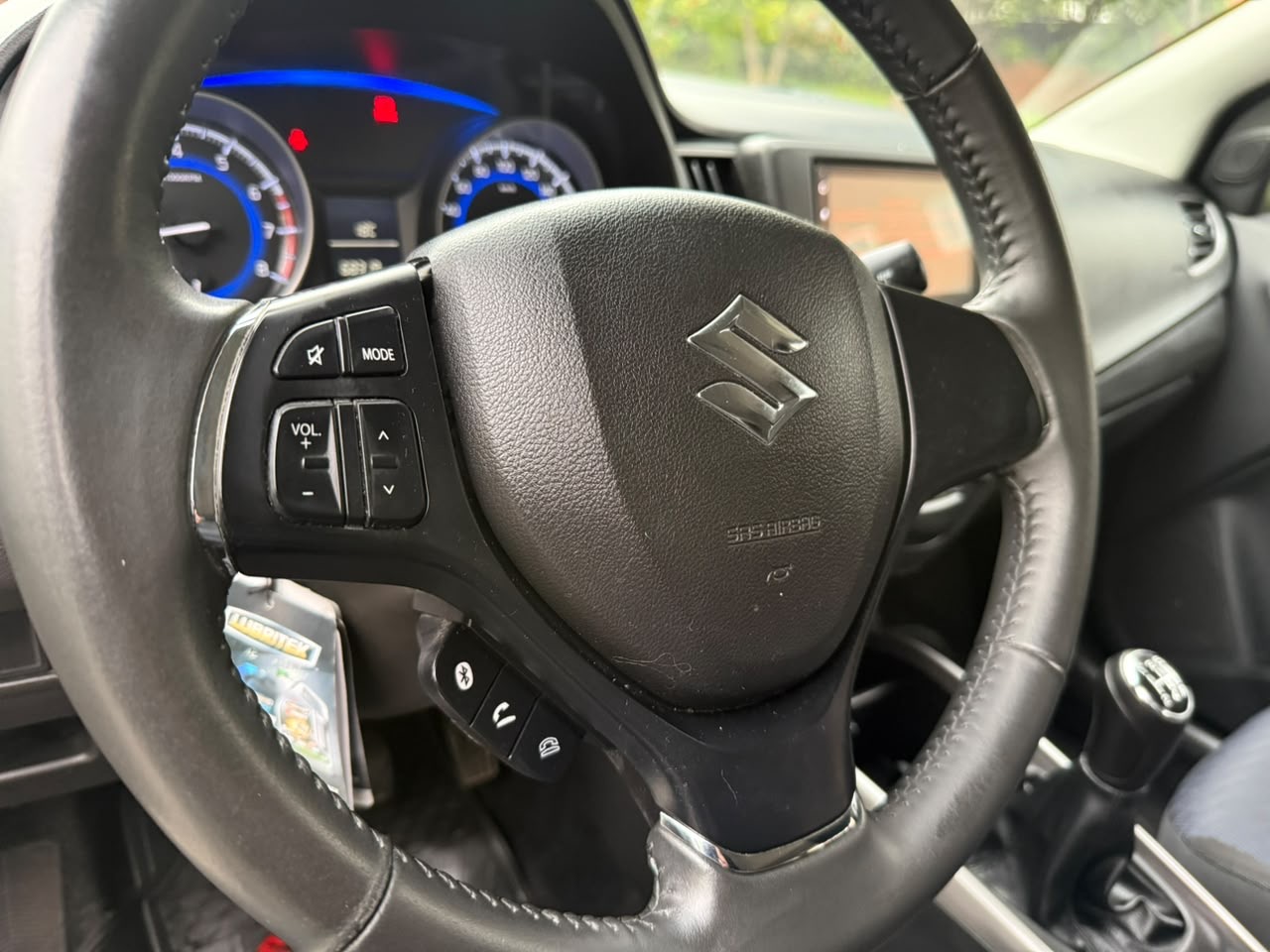 Suzuki Baleno — foto 17 de 20