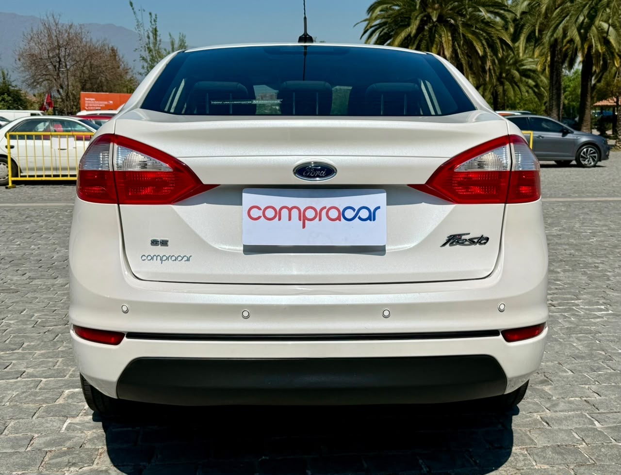 Ford Fiesta — foto 8 de 17