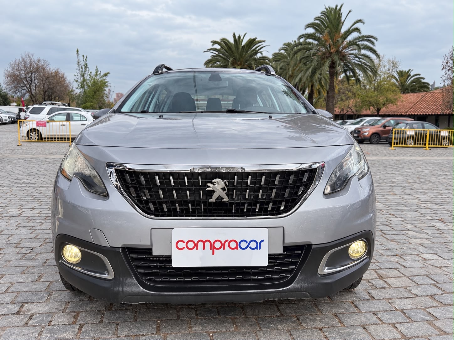 Peugeot 2008 — foto 8 de 15