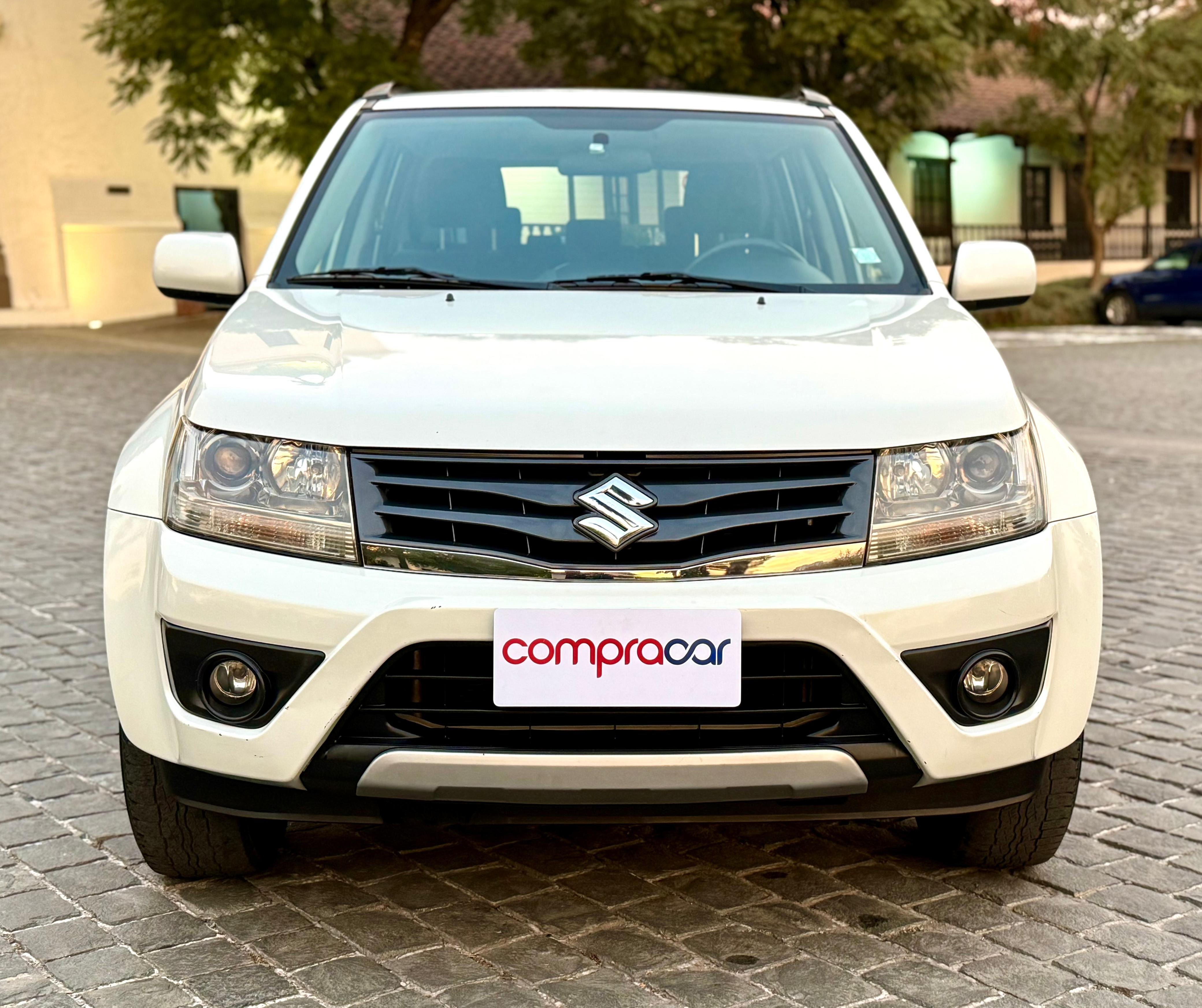 Suzuki Grand Nomade — foto 9 de 17