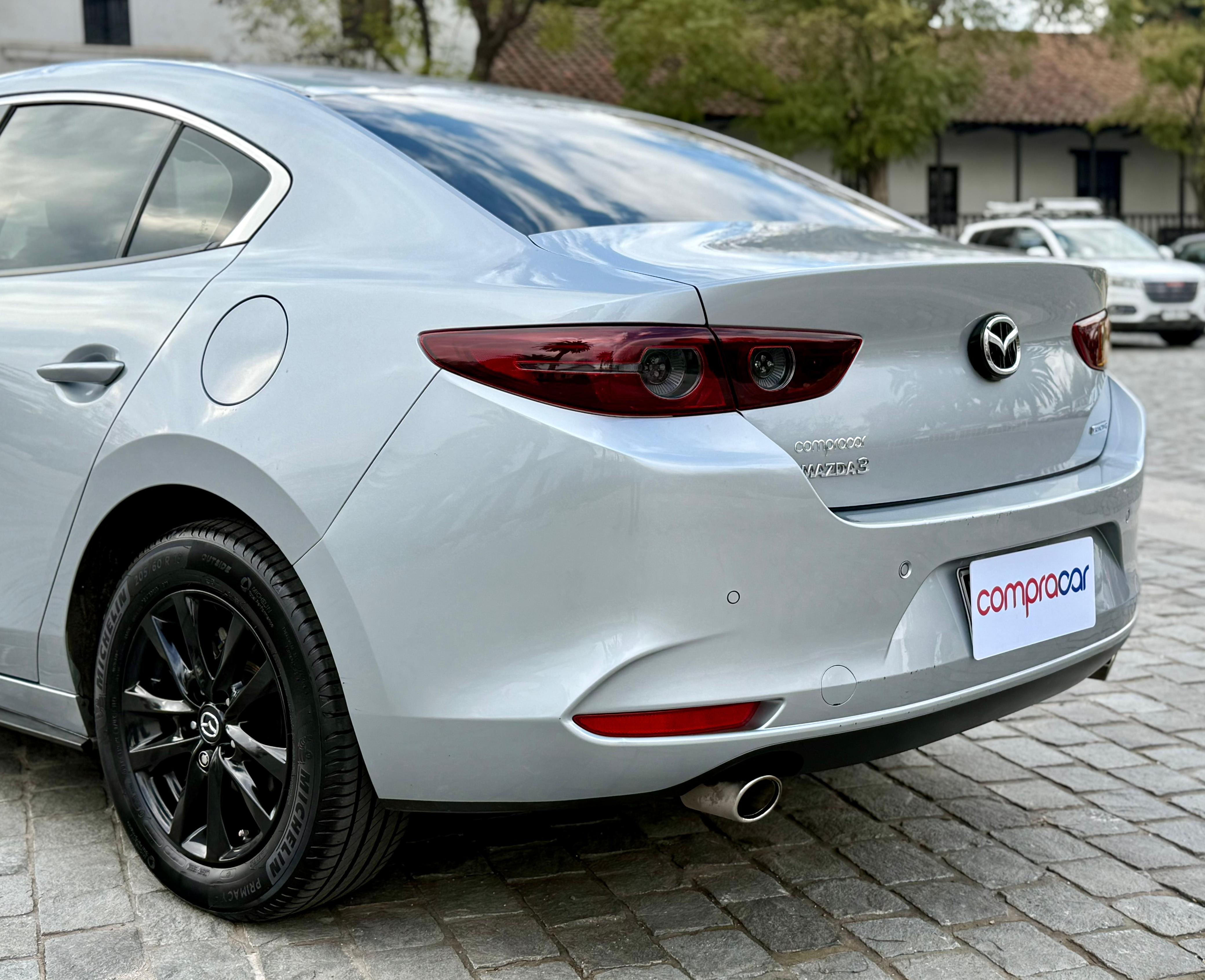 Mazda 3 — foto 9 de 12
