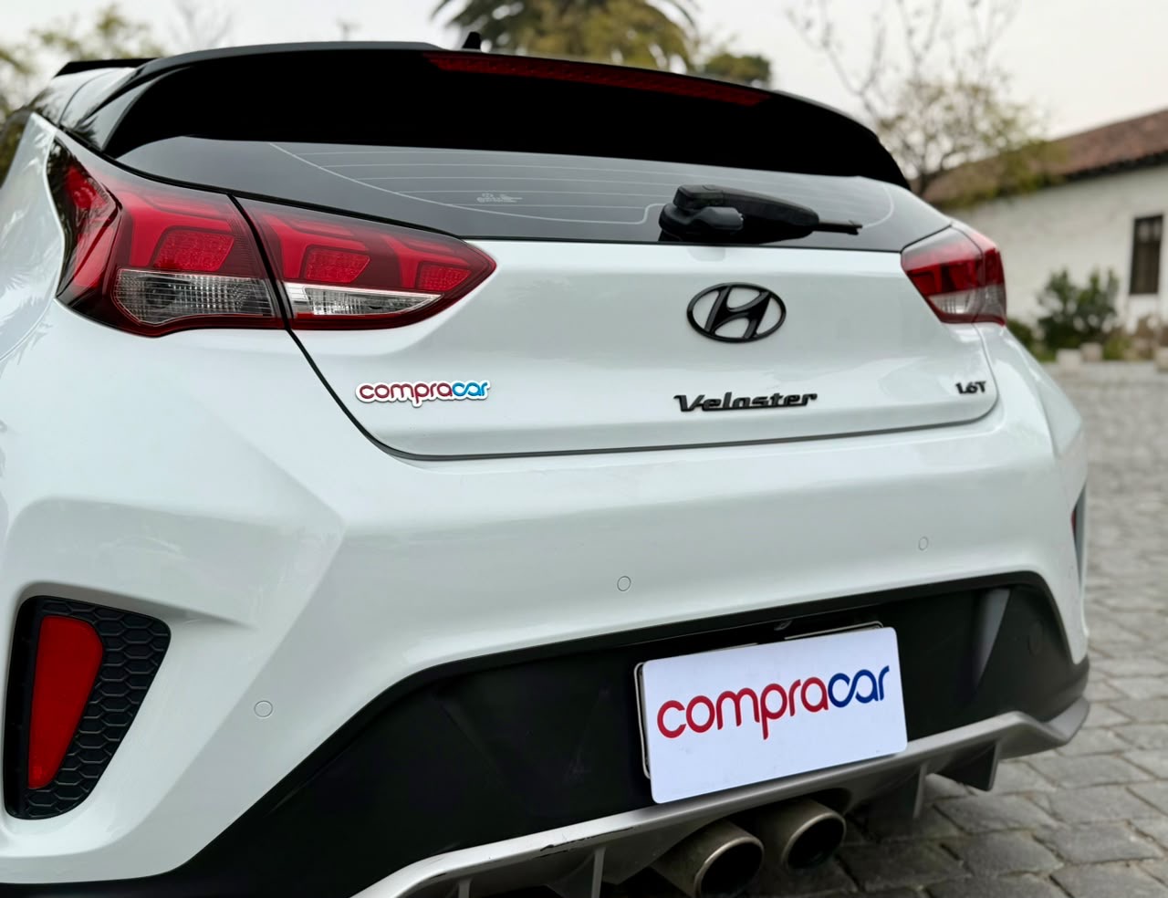 Hyundai Veloster — foto 11 de 21