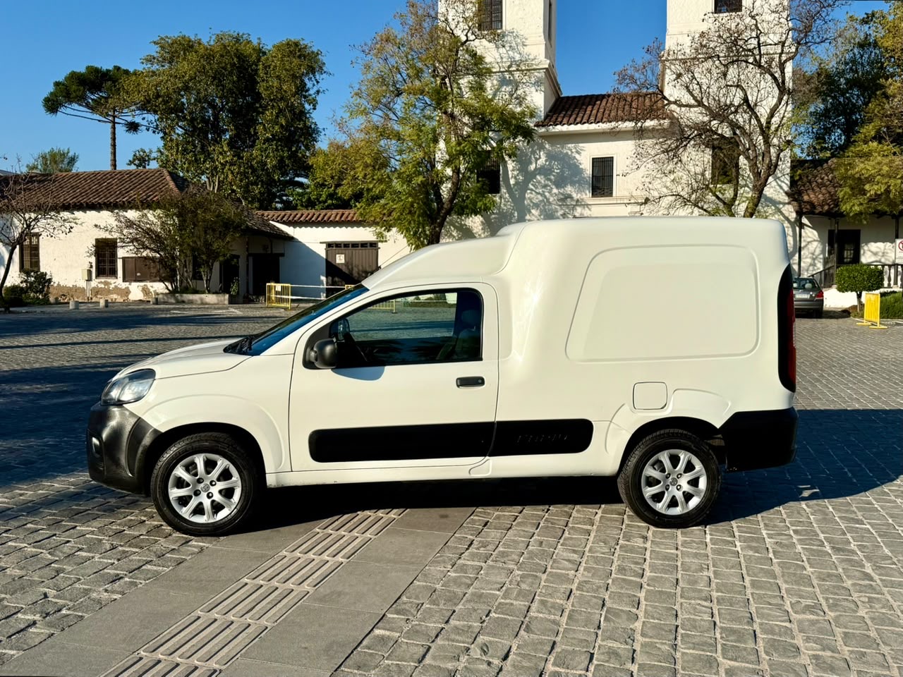RAM Van700 — foto 5 de 20