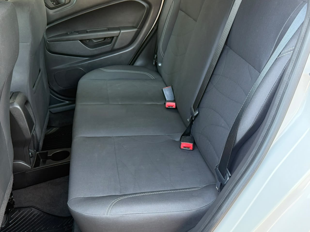 Ford Fiesta — foto 17 de 17
