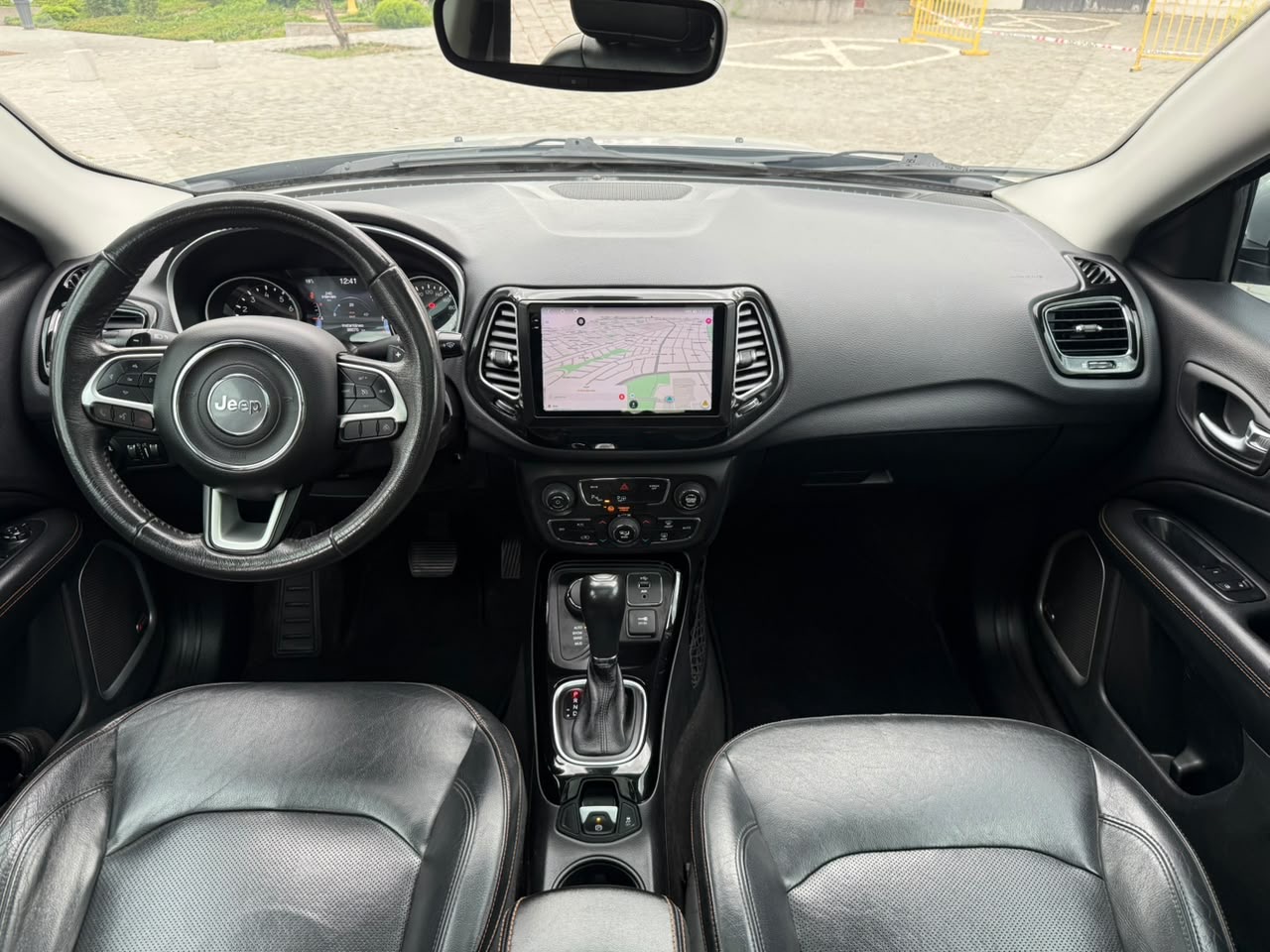 Jeep Compass — foto 11 de 20