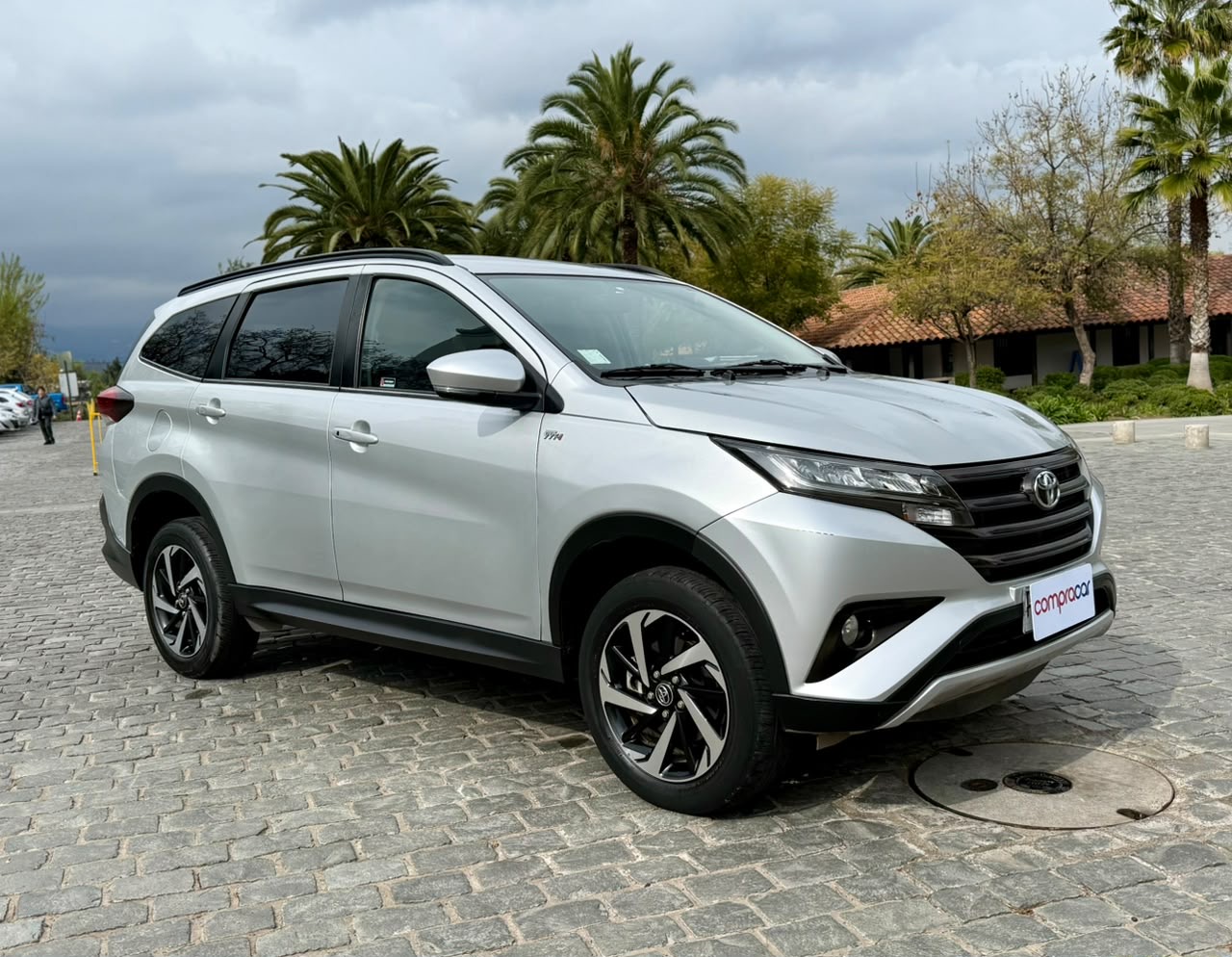 Toyota Rush — foto 2 de 21